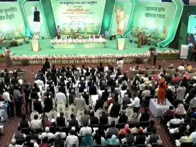 নবনির্বাচিত ৫৯ জন জেলা পরিষদ চেয়ারম্যানকে শপথ পড়ালেন প্রধানমন্ত্রী