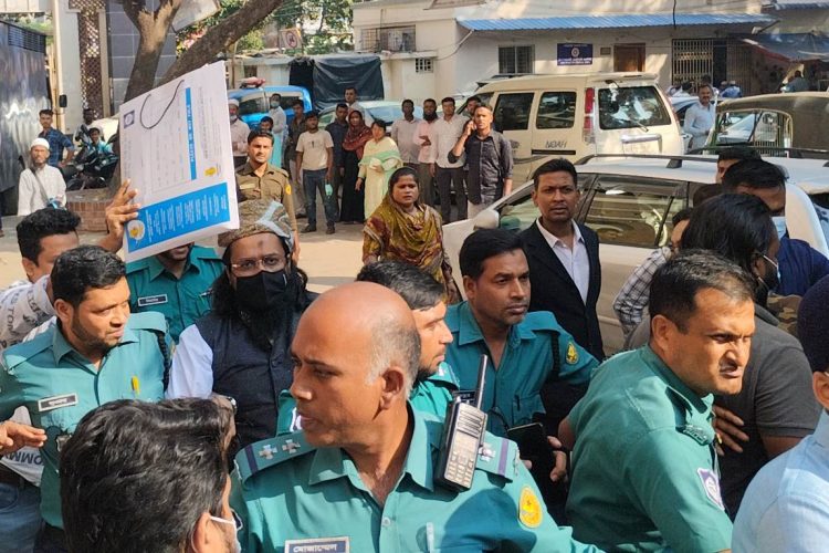 চার কারণে সম্পাদক কাজী এরতেজাকে দুই দিনের রিমান্ডে নিতে চায় পিবিআই পুলিশ