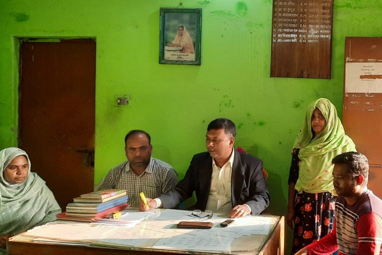 পাবনার আওতাপাড়ায় টিএমএসএস কর্মকর্তাদের সাথে মতবিনিময় অনুষ্ঠিত