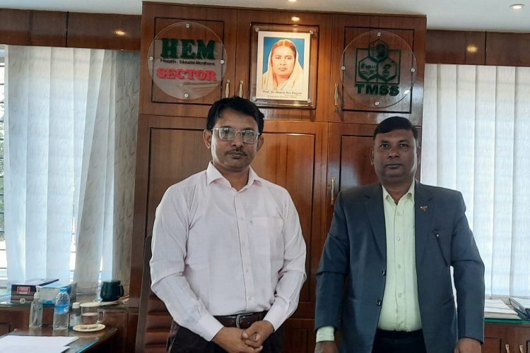 বগুড়ায় টিএমএসএসের উপনির্বাহী পরিচালকের সাথে আঃ খালেক খানের মতবিনিময়