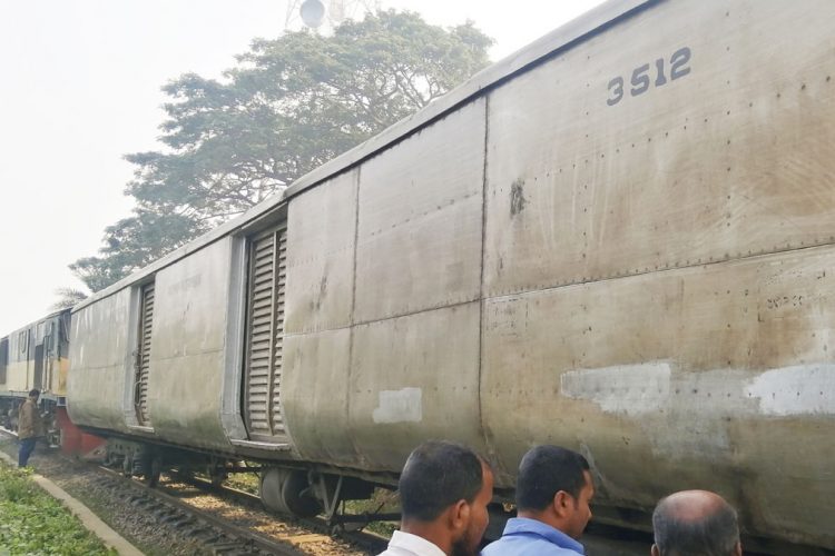 বগি লাইনচ্যুত হওয়ার ৩ ঘণ্টা পর ময়মনসিংহে ট্রেন চলাচল স্বাভাবিক