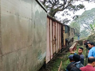 আবারো ময়মনসিংহ-গৌরীপুর সেকশনে ট্রেনের বগি লাইনচ্যুতঃ আড়াই ঘন্টা পর ট্রেন চলাচল সচল