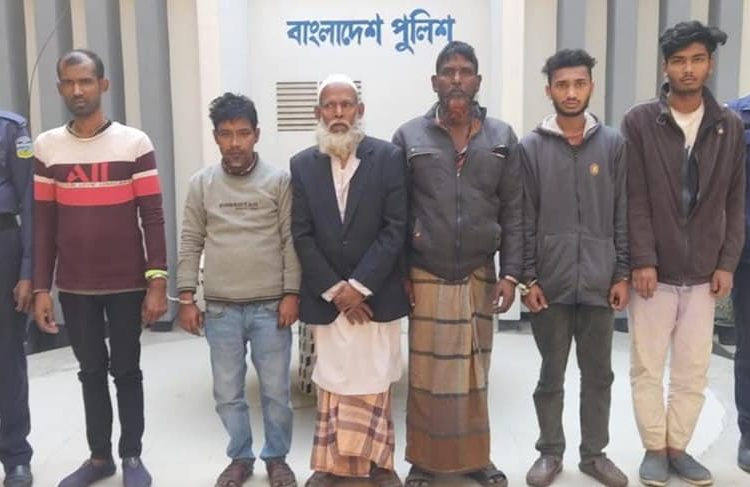 ময়মনসিংহে কোতোয়ালির পুলিশের অভিযানে পরোয়ানা ভুক্তসহ গ্রেফতার ১৪