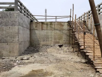 সাড়ে ৭ কোটি টাকার সেতুর সংযোগ সড়ক না থাকায় কোনো কাজেই আসছে না