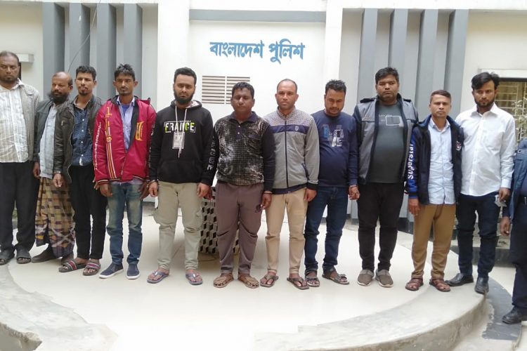 ময়মনসিংহে কোতোয়ালি পুলিশের অভিযানে পরোয়ানাভুক্তসহ গ্রেফতার ২১