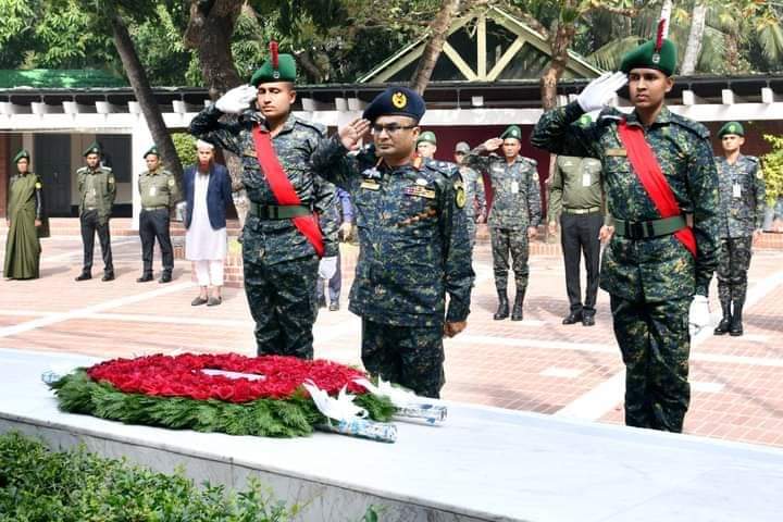গোপালগঞ্জে জাতির জনকের সমাধিতে আনসার-ভিডিপির মহা-পরিচালকের শ্রদ্ধা নিবেদন
