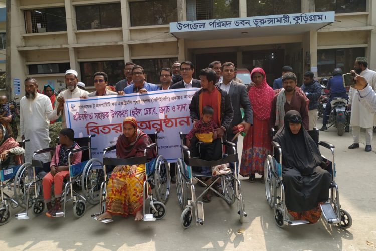 কুড়িগ্রামে পুষ্টি সমন্বয় কমিটির সাথে শিখন ও অভিজ্ঞতা বিনিময় সভায়  টিএমএসএসের হুইল চেয়ার বিতরণ