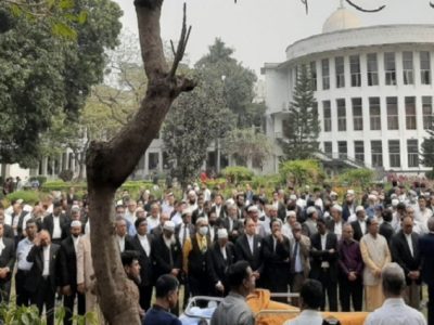 সুপ্রিম কোর্ট প্রাঙ্গণে ব্যারিস্টার নাজমুল হুদার ২য় নামাজে জানাজা সম্পন্ন