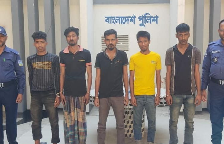 ময়মনসিংহে কোতোয়ালি পুলিশের অভিযানে পরোয়ানাভুক্তসহ গ্রেফতার ১১
