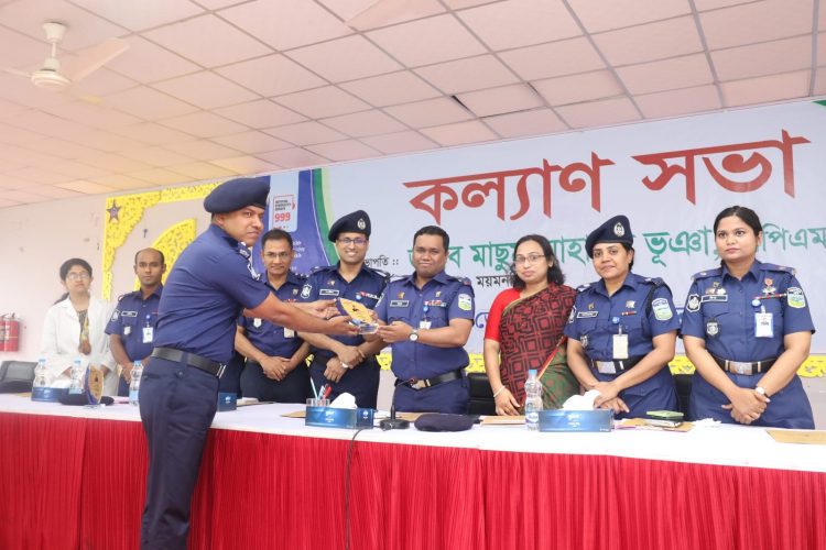 আবারও শ্রেষ্ঠত্ব অর্জন কোতোয়ালীর অফিসার ইনচার্জ শাহ কামাল আকন্দসহ ৭ অফিসার ও ৩ পুলিশ সদস্যের