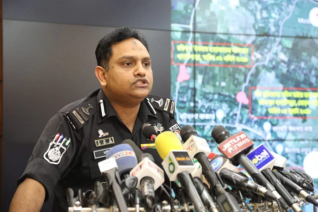 রাজশাহীতে কর্মরত যুগ্ম সচিবের  উপস্থিতিতেই  জেসমিনকে আটক করা হয়