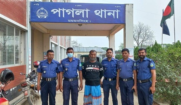 গফরগাঁওয়ে আলোচিত হত্যা ও ডাকাতি মামলার আসামি গ্রেফতার