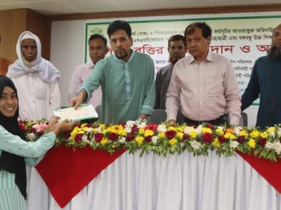 গাকের শিক্ষাবৃত্তির চেক প্রদান ও আলোচনা সভা অনুষ্ঠিত