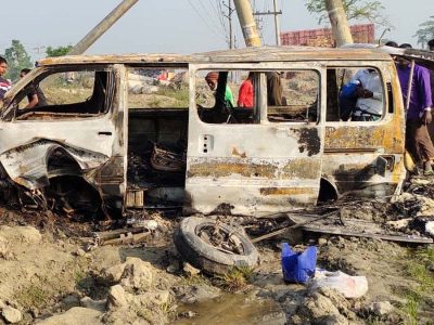 ত্রিশালে মাইক্রোবাস খাদে পড়ে গ্যাস সিলিন্ডার বিস্ফোরণে ২ নারীসহ  নিহত ৪