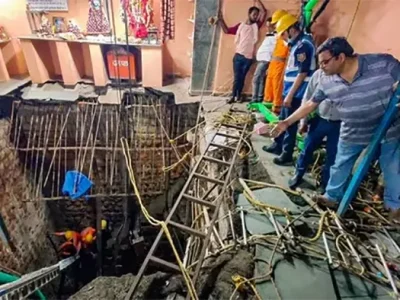 ভারতে মন্দিরের কুয়ার ছাদ ধসে পড়ার ঘটনায় মৃত্যু বেড়ে ৩৫