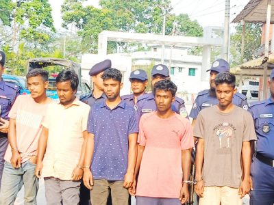 হালুয়াঘাটে অস্ত্রের মুখে ব্যবসায়ীর ১২ লাখ টাকা লুটের ঘটনায় ৫ ডাকাত গ্রেপ্তার