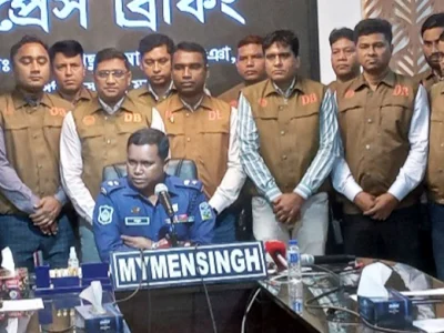 ময়মনসিংহে প্রধানমন্ত্রীর আগমনে বৈধ অস্ত্র থানায় জমা দিতে হবেঃ অবৈধ অস্ত্রধারীদের বিরুদ্ধে চলবে অভিযান