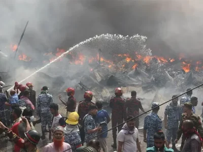 বঙ্গবাজারে অগ্নিকাণ্ডে ৩ হাজার ৮৪৫টি দোকান পুড়ে ৩০৩ কোটি টাকার ক্ষতি