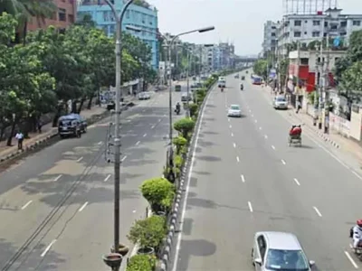 অনেকটা স্বস্তিতেই বাড়ি ফিরছেন ঘরমুখো মানুষ
