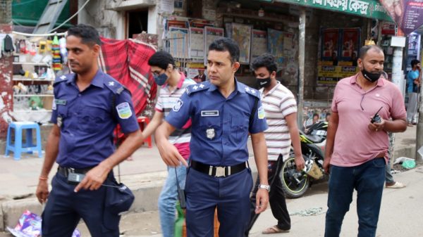 যানজটমুক্ত রেখে অপ্রীতিকর ঘটনা, চুরি, ছিনতাই পকেটমার রোধে তৎপর কোতোয়ালী পুলিশ