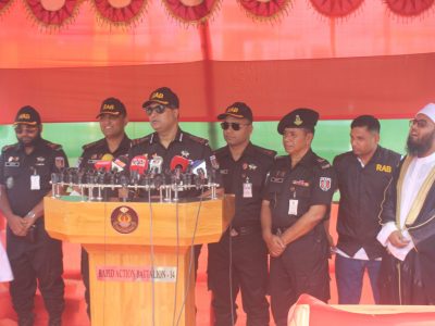 ঈদে ঘরমুখো মানুষের সেবায়  র‌্যাব সাপোর্ট সেন্টার উদ্বোধন
