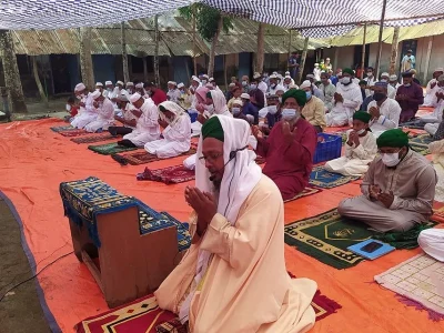 সৌদির সাথে মিল রেখে দেশের বিভিন্ন প্রান্তে ঈদ জামাত অনুষ্ঠিত