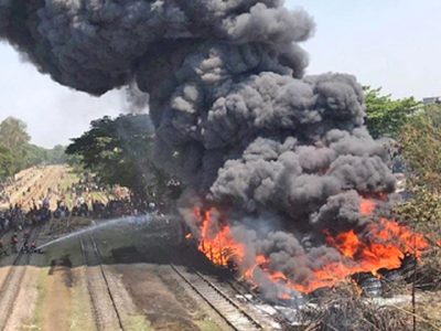 চট্টগ্রামে টায়ারের গুদামে ভয়াবহ অগ্নিকান্ড, ট্রেন চলাচল বন্ধ