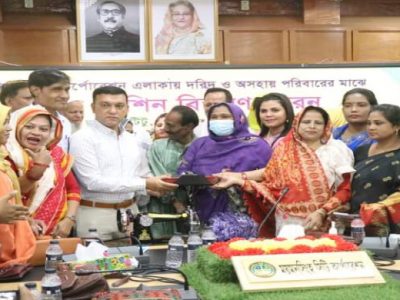 মসিকের উদ্যোগে সেলাই মেশিন বিতরণ