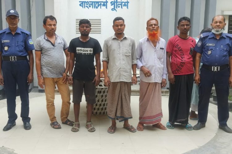 ময়মনসিংহে পুলিশের অভিযানে মাদকসহ বিভিন্ন অপরাধে গ্রেফতার ৭