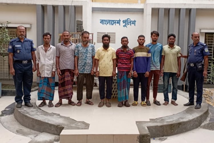 কোতোয়ালির  পুলিশের অভিযানে পরোয়ানাভুক্তসহ গ্রেফতার ১৪