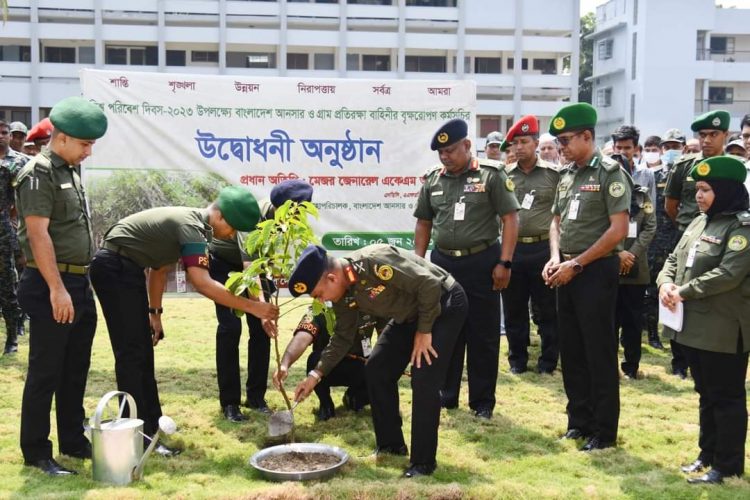 ঢাকায় বাংলাদেশ আনসার-ভিডিপির বৃক্ষরোপণ কর্মসূচি উদ্বোধন