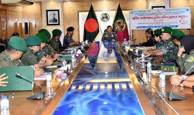 ঢাকায় আনসার ভিডিপি’র মহাপরিচালকের সাথে রেঞ্জ ও একাডেমির কর্মসম্পাদন চুক্তি স্বাক্ষর