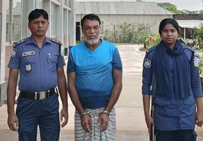 ১১ বছরের সাজা থেকে বাঁচতে ৩০ বছর পলাতকঃ অবশেষে গ্রেফতার