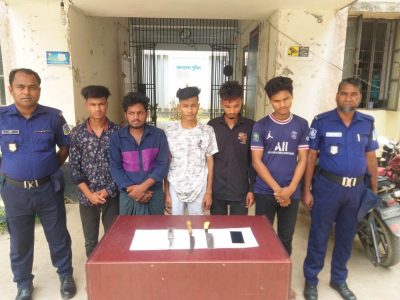 ঈশ্বরগঞ্জে দেশীয় অস্ত্রসহ কিশোর গ্যাংয়ের ৫ সদস্য গ্রেফতার