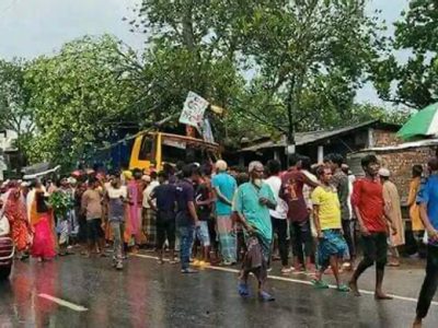 মসজিদ থেকে বের হয়ে সড়কে উঠতেই ট্রাকচাপায় একজন নিহত