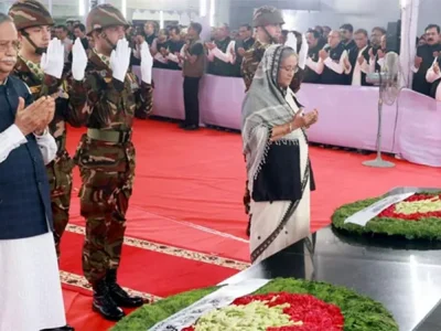 বঙ্গবন্ধুর প্রতিকৃতিতে ফুল দিয়ে শ্রদ্ধা জানিয়েছেন প্রেসিডেন্ট  এবং প্রধানমন্ত্রী