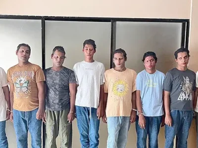 হিজড়া সেজে নিয়মিত চাঁদাবাজিঃ ৮ ভুয়া হিজড়া গ্রেপ্তার