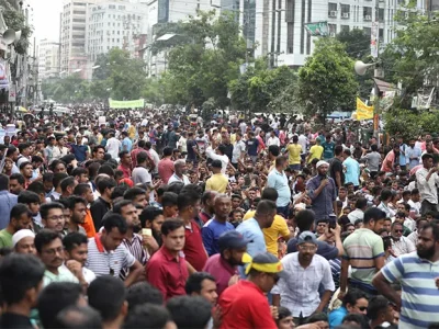 আগামী ২৪ ঘণ্টার মধ্যে বিদেশে খালেদা জিয়ার চিকিৎসার ব্যবস্থা গ্রহণ করুন-আমীর খসরু