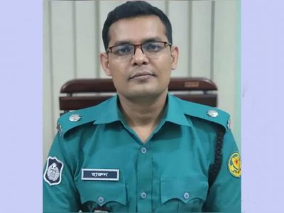 ছাত্রলীগের দুই নেতাকে মারধরের ঘটনায় এডিসি হারুন সাময়িক বরখাস্ত