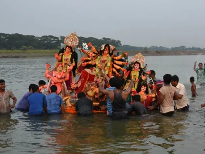 প্রতিমা বিসর্জন আজঃ ময়মনসিংহে প্রতিমা বিসর্জন শুরু