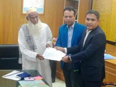 ময়মনসিংহে-সংসদ নির্বাচনে মনোনয়ন জমা দিয়েছেন ষাটোর্ধ্ব ভিক্ষুক মুনসুর
