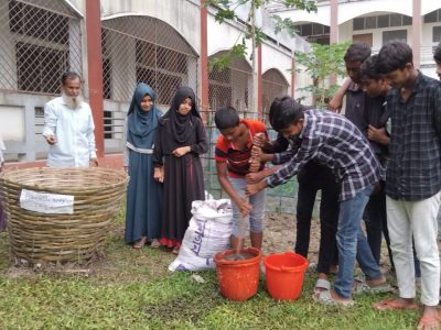 ফুলবাড়ীয়ায় ৪৮ দিনের শিক্ষার্থী কৃষক উদ্ভাবনী প্রশিক্ষণ অনুষ্ঠিত