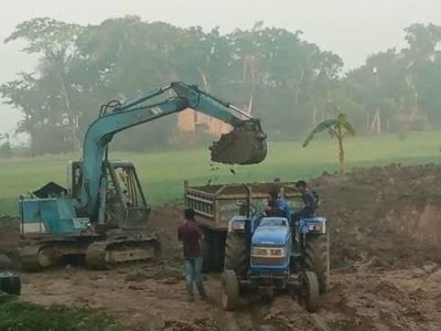 তারাকান্দায় ফসলি জমির মাটি যাচ্ছে ইটভাটায়