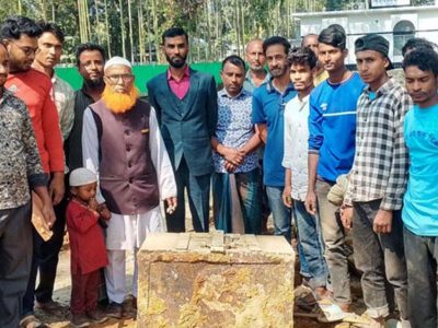 গৌরীপুর মাটি খুঁড়ে জমিদার আমলের দুটি পুরোনো সিন্ধুক পাওয়া গেছে