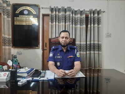 ছাত্র-জনতার ওপর গুলি চালানো সেই ওসি ওবায়দুর রহমানের গ্রেপ্তার বাণিজ্য, দালাল ছাড়া কাজ হয়না