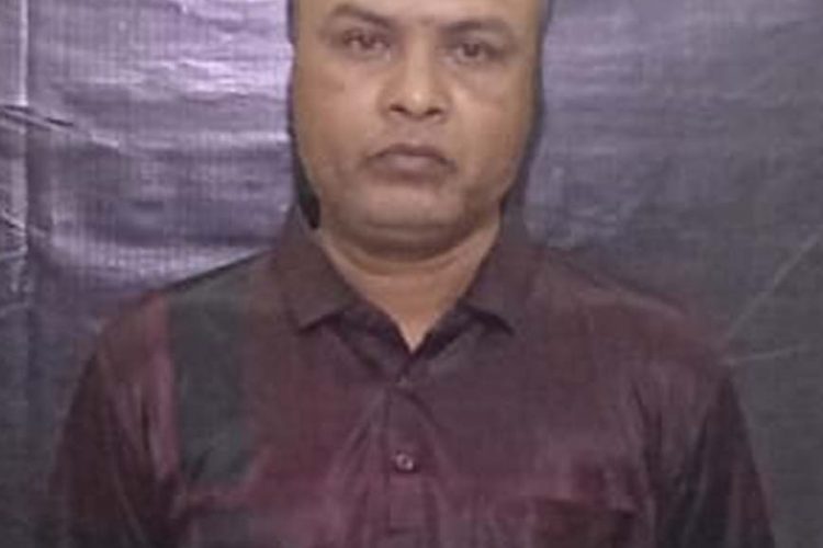 ভুয়া ভিসা এবং ভুয়া বিমান টিকিট দিয়ে প্রতারণার অভিযোগে গ্রেপ্তার ১