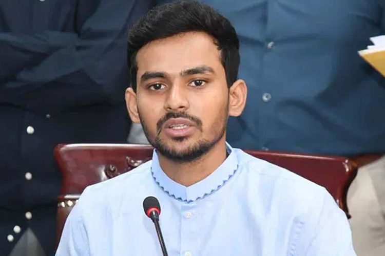 সরকারের বিভিন্ন দপ্তরে শিক্ষার্থীদের পার্টটাইম চাকরির সুযোগ তৈরির কথা জানালেন: উপদেষ্টা আসিফ