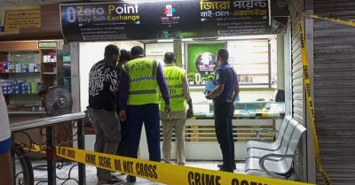 ময়মনসিংহে অলকা নদী বাংলা মার্কেটে তালা ভেঙে দোকান থেকে ৬০ লাখ টাকার মোবাইল চুরি