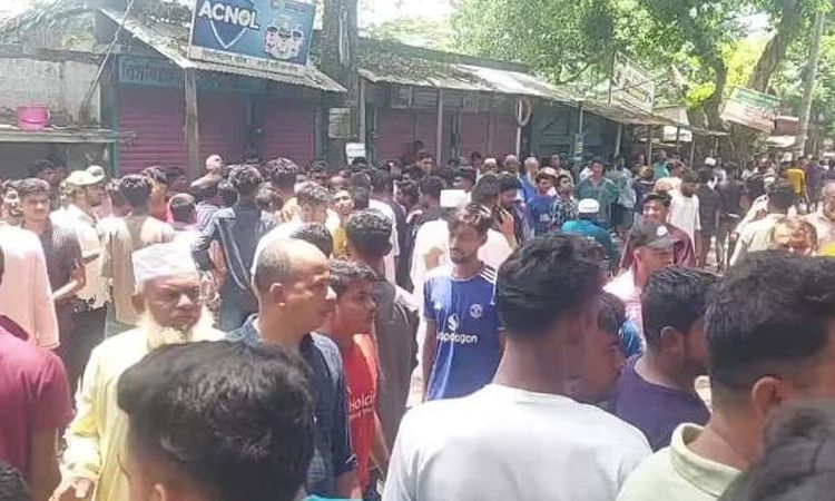 মা ও ছেলে-মেয়েকে পিটিয়ে হত্যা