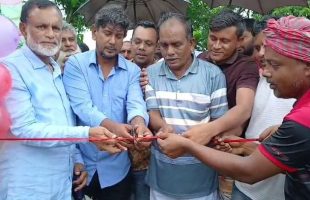 নান্দাইলে ব্যাক্তিগত অর্থায়নে রাস্তা নির্মাণ